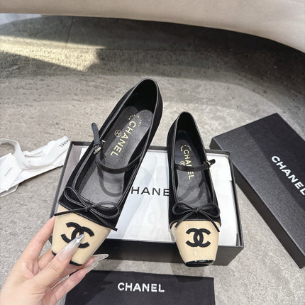 CHANEL 26S SQUARE TOE MARY JANE BALLET FLATS IN BLACK SUEDE AND BEIGE PATENT CALFSKIN