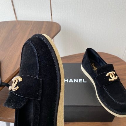 CC LOAFERS IN BLACK SUEDE GOLD HARDWARE