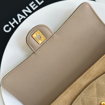 CHANEL 26S FLAP BAG 25 IN BEIGE QUILTED SUEDE