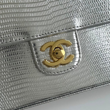 CHANEL 26S FLAP BAG 22 IN METALLIC SILVER LIZARD-EMBOSSED LEATHER