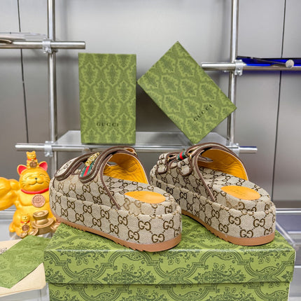 GG SANDALS 22 IN BEIGE FABRIC WITH GOLD HARDWARE