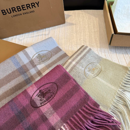BURBERRY 26S SCARF 200 IN CASHMERE 513319