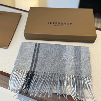 BURBERRY 26S SCARF 200 IN CASHMERE 515780