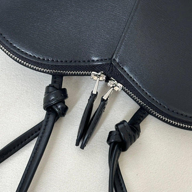 LE COEUR BAG 21 IN BLACK CALFSKIN