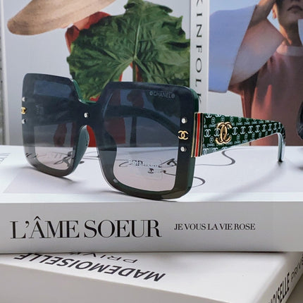 CHANEL 26S OVERSIZED SQUARE SHAPE IN ACETATE 399828