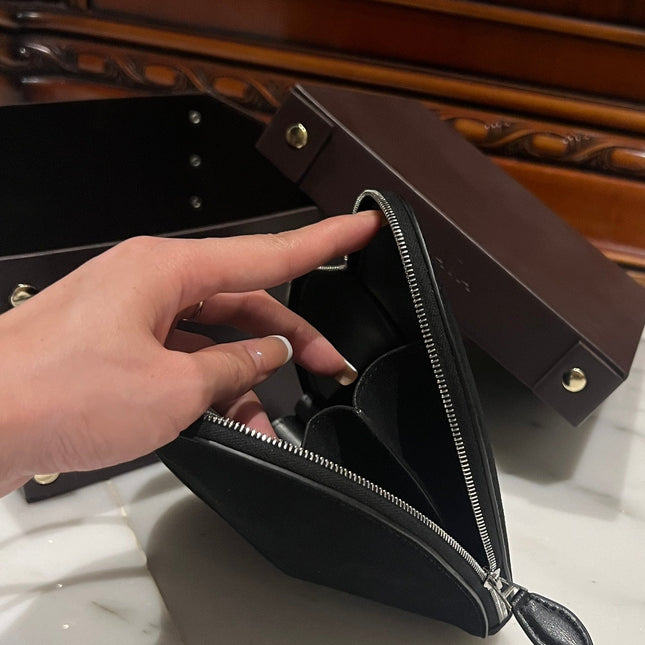 LE COEUR BAG 21 IN BLACK SUEDE
