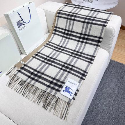 BURBERRY 26S SCARF 210 IN CASHMERE 515854