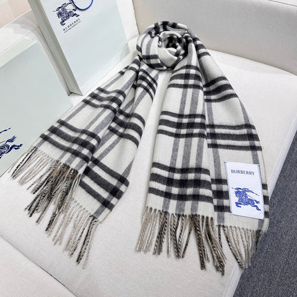 BURBERRY 26S SCARF 210 IN CASHMERE 515854