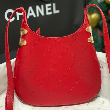CHANEL 26S HOBO BAG 23 IN RED QUILTED CALFSKIN