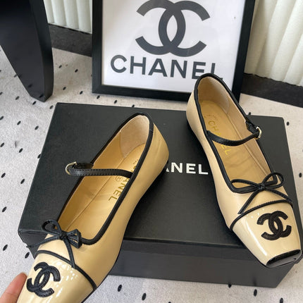 CHANEL 26S SQUARE TOE MARY JANE BALLET FLATS IN BEIGE CALFSKIN AND PATENT CALFSKIN