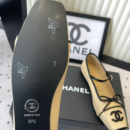 CHANEL 26S SQUARE TOE MARY JANE BALLET FLATS IN BEIGE CALFSKIN AND PATENT CALFSKIN