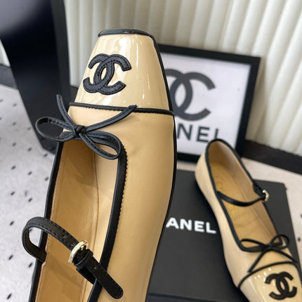 CHANEL 26S SQUARE TOE MARY JANE BALLET FLATS IN BEIGE CALFSKIN AND PATENT CALFSKIN