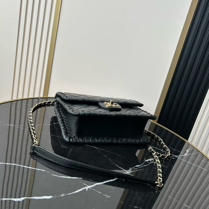 CHANEL 26S FLAP BAG 22 IN BLACK QUILTED LAMBSKIN