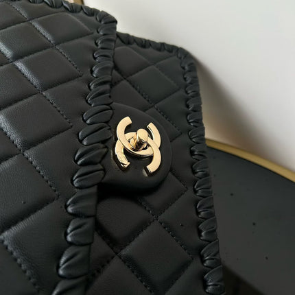 CHANEL 26S FLAP BAG 22 IN BLACK QUILTED LAMBSKIN