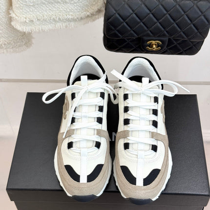 CHANEL 26S COLORBLOCK LOW TOP SNEAKERS IN WHITE BLACK CALFSKIN AND GRAY SUEDE