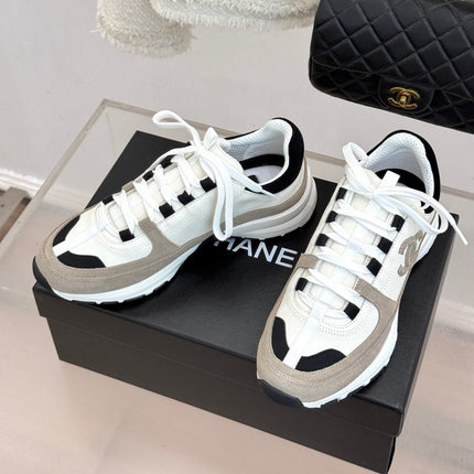 CHANEL 26S COLORBLOCK LOW TOP SNEAKERS IN WHITE BLACK CALFSKIN AND GRAY SUEDE