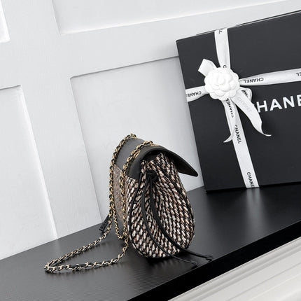 CHANEL 26S SHOULDER BAG 29 IN BLACK CALFSKIN AND PATTERNED TWEED