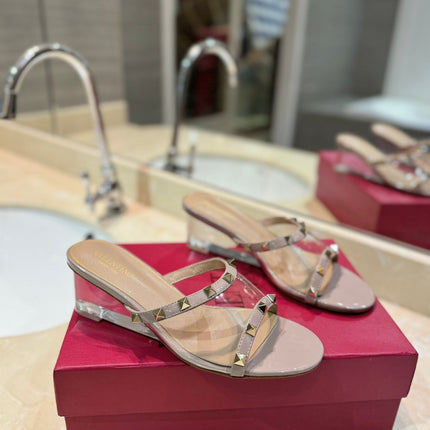 ROCKSTUD MULE SANDALS IN LIGHT PINK CALFSKIN AND TRANSPARENT PVC FILM