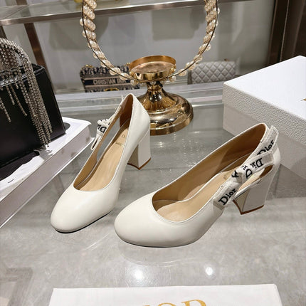 DIOR 26S BLOCK HEEL PUMPS 85MM IN IVORY WHITE CALFSKIN WITH BOW
