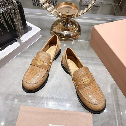 MIUMIU 26S BLOCK HEEL LOAFERS 25MM IN BEIGE CROCODILE EMBOSSED CALFSKIN