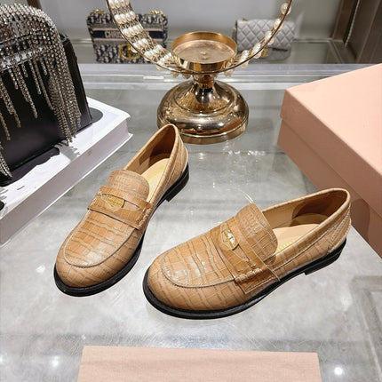 MIUMIU 26S BLOCK HEEL LOAFERS 25MM IN BEIGE CROCODILE EMBOSSED CALFSKIN