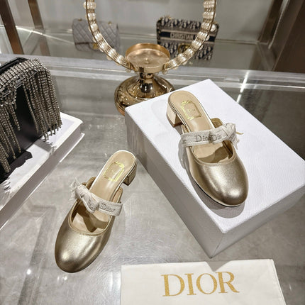 DIOR 26S LOW HEEL MULES 35MM IN GOLD CALFSKIN WITH EMBROIDERED STRAP