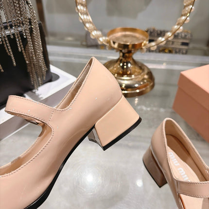 MIUMIU 26S MARY JANE BLOCK HEEL 45MM IN NUDE BEIGE PATENT CALFSKIN AND BLACK PATENT CALFSKIN CAP TOE